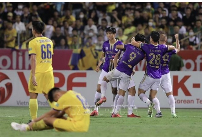 Kèo rung (hay còn gọi là Running Odds) là một loại kèo cá cược bóng đá được đưa ra khi trận đấu đang diễn ra. Khác với các loại kèo đặt trước trận, kèo rung có đặc điểm là tỷ lệ cược và tỷ lệ chấp thay đổi liên tục theo từng diễn biến trên sân