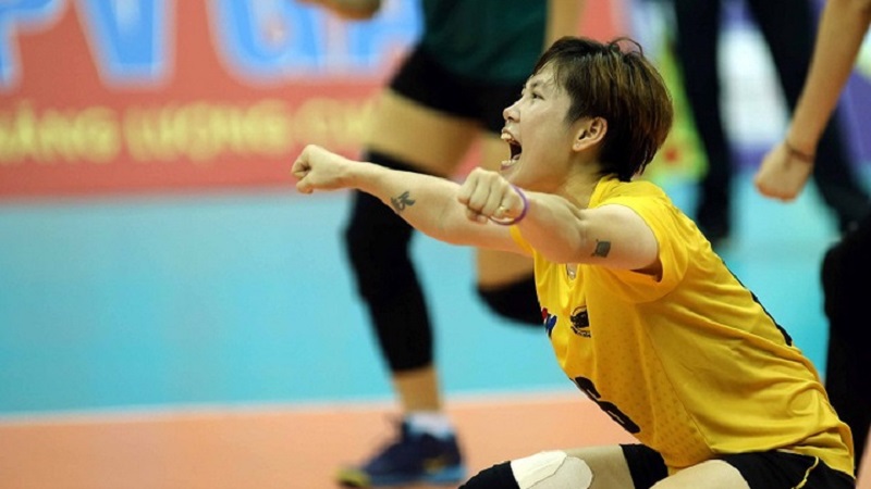 Trong nhiều tình huống, Libero trở thành người kiến tạo dự phòng bằng những pha đệm bóng tinh tế.